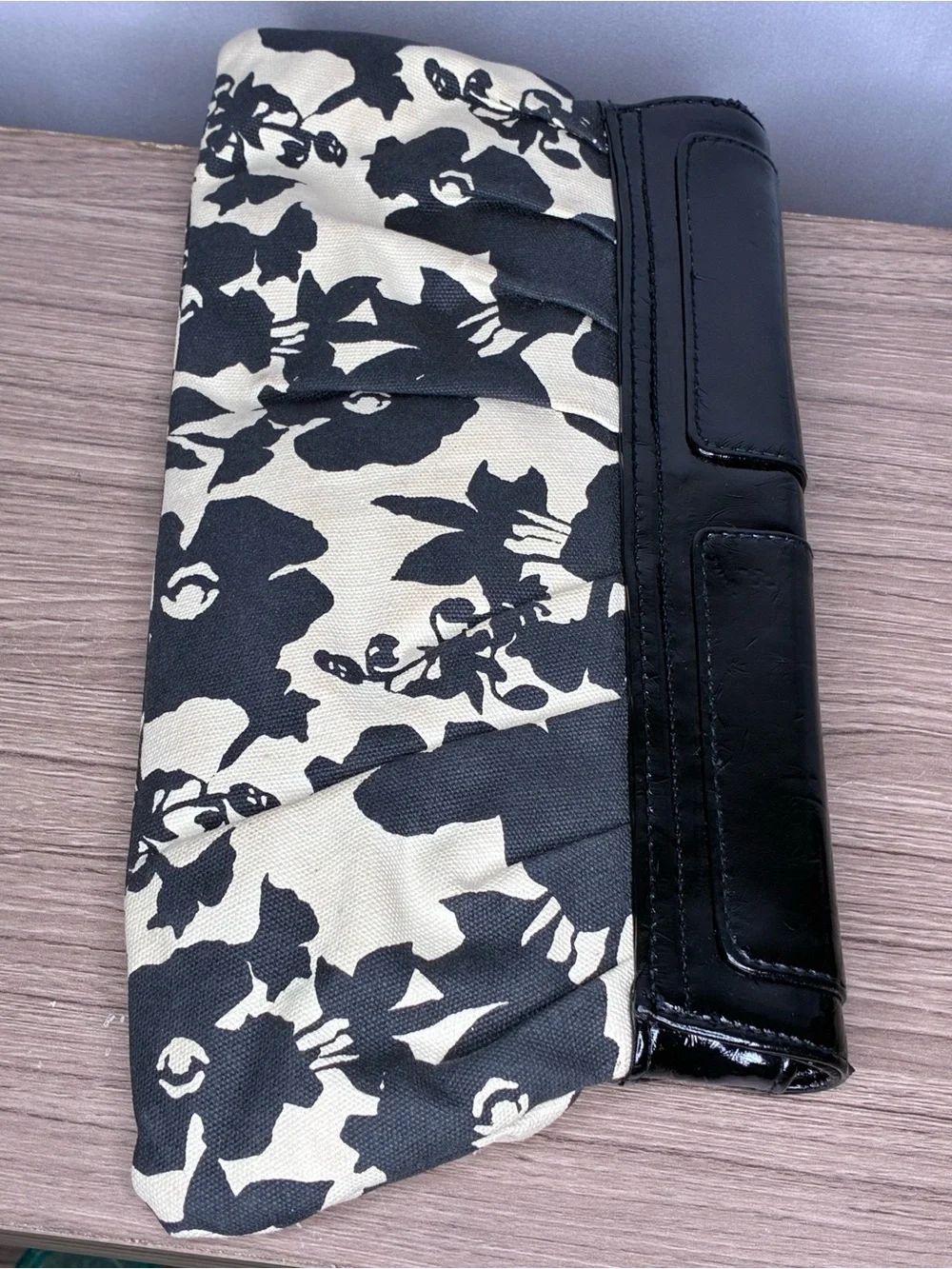 Vintage Steve Madden 90’s Black & Ivory Floral Clutch